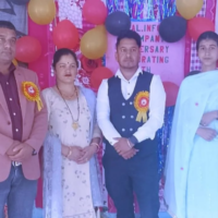 Group photo with CEO, chief guest, and senior management at anniversary